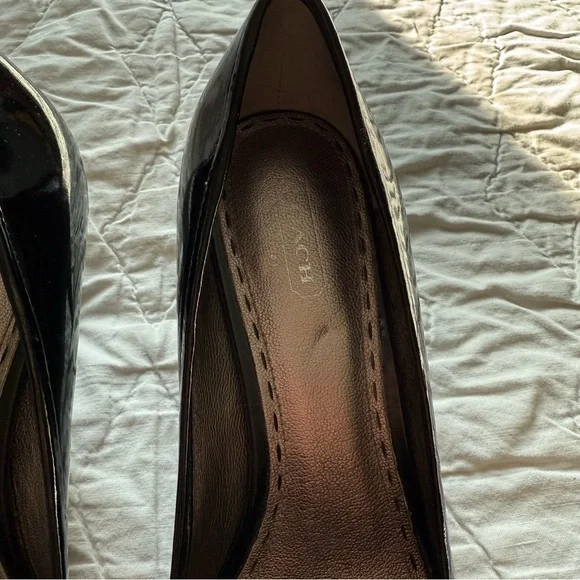 Coach Women’s Black Shiny Open Toe Heels Pumps with Coach Button Buckle - Picture 5 of 12